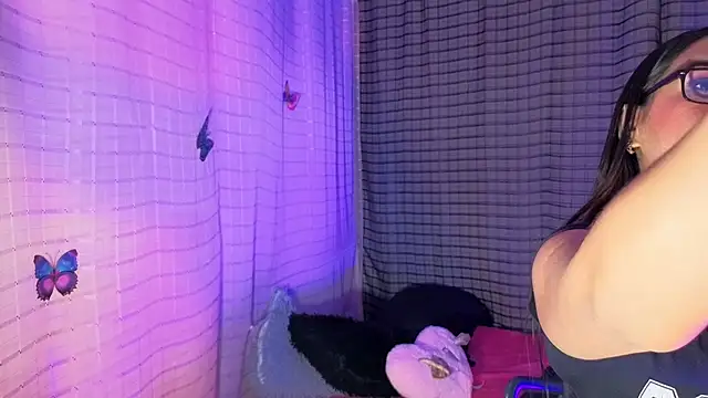 Kayleemorales online show from November 2025 04:18:01 PM