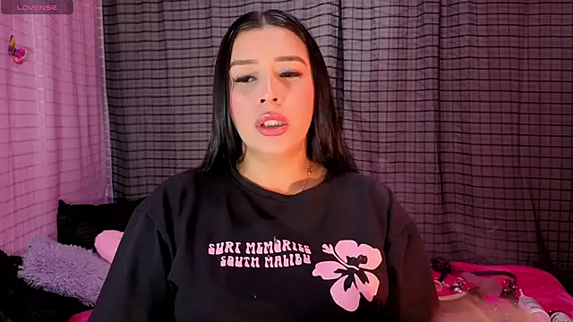 Kayleemorales online show from September 2025 06:39:02 PM