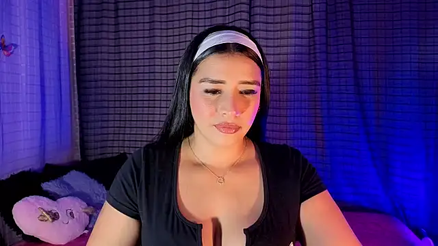 Kayleemorales online show from October 2025 05:45:02 PM