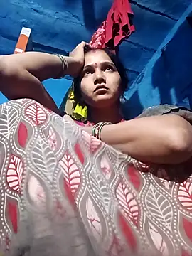 Jooli xx online show from April 2026 06:01:01 PM