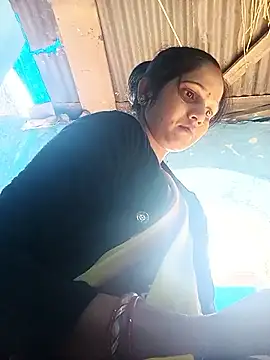 Jooli xx online show from March 2026 03:33:01 AM