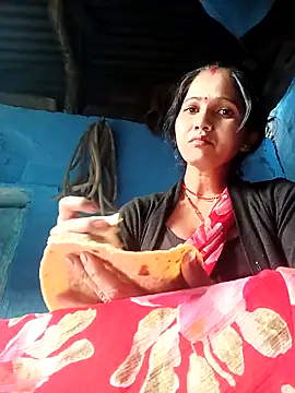 Jooli xx online show from March 2026 01:27:01 AM