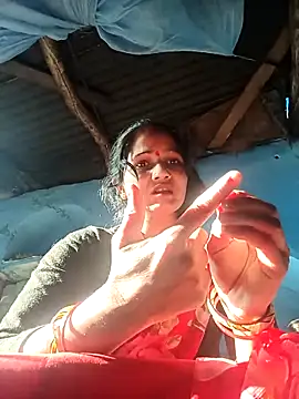 Jooli xx online show from March 2026 02:44:02 AM