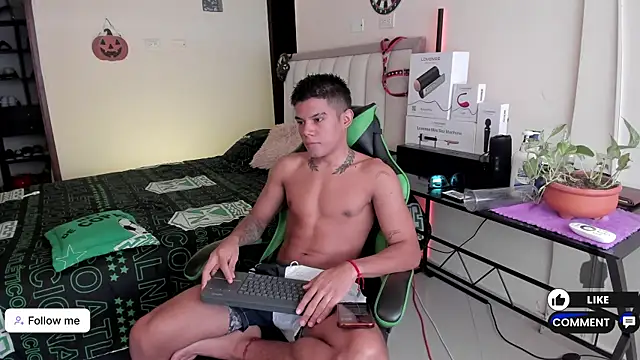 Snapshot of Jack_castell chatting on October 2025 12:41:02 PM Jack castell online show from October 2025 12:41:02 PM