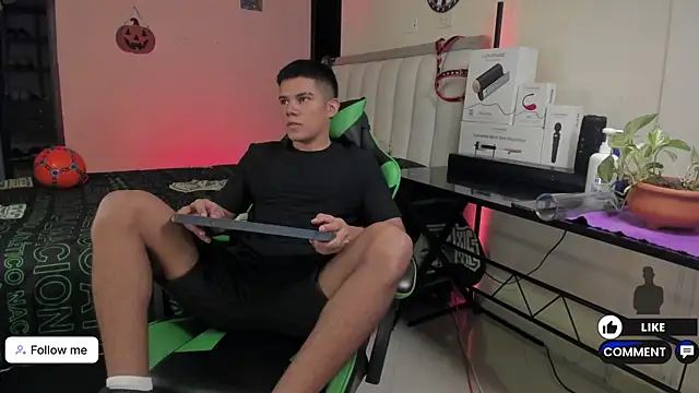 Snapshot of Jack_castell chatting on September 2025 11:38:02 AM Jack castell online show from September 2025 11:38:02 AM