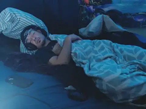 YoBlezz online show from November 2025 09:08:02 PM