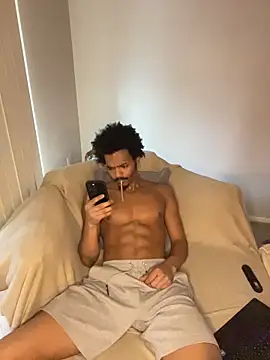 TRILLAHUNG online show from January 2026 06:23:02 PM