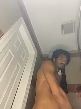 TRILLAHUNG online show from November 2025 12:31:01 PM