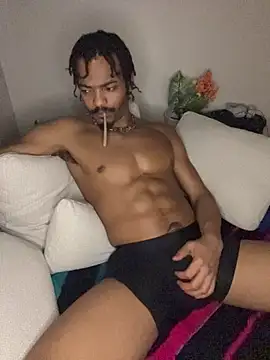 TRILLAHUNG online show from February 2026 07:17:02 AM