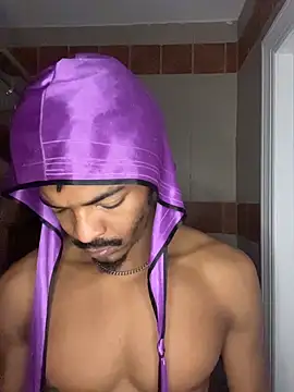 TRILLAHUNG online show from December 2025 07:43:02 AM