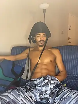 TRILLAHUNG online show from January 2026 09:40:01 PM