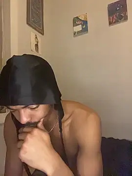 TRILLAHUNG online show from November 2025 03:43:01 AM