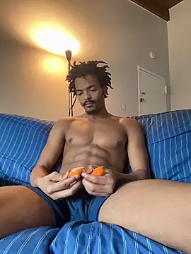 TRILLAHUNG online show from January 2026 06:58:01 PM