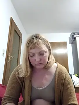 LiluLiluLilu online show from January 2026 07:12:01 PM