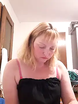 LiluLiluLilu online show from September 2025 07:53:01 PM