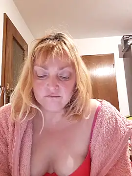 LiluLiluLilu online show from October 2025 07:49:01 PM
