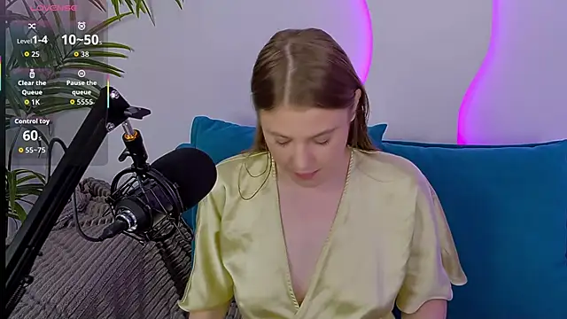 MelanieHenders online show from October 2025 06:04:02 AM