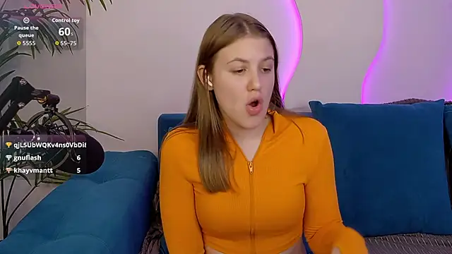 MelanieHenders online show from September 2025 05:46:01 PM