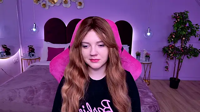 Snapshot of AlmaSound chatting on November 2025 03:38:01 AM AlmaSound online show from November 2025 03:38:01 AM