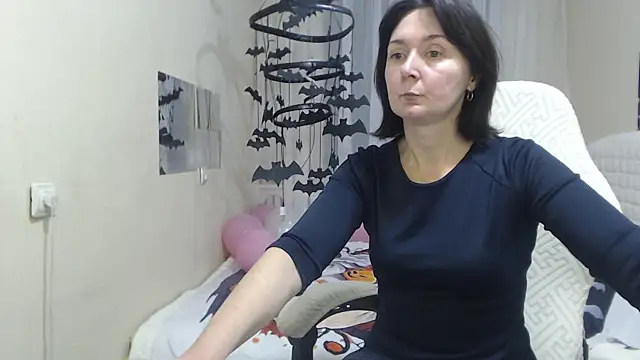 Snapshot of VivianGuchih chatting on October 2025 11:57:02 AM VivianGuchih online show from October 2025 11:57:02 AM