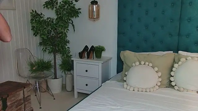 Snapshot of SandraSilver chatting on December 2025 07:02:01 PM SandraSilver online show from December 2025 07:02:01 PM