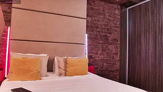 Snapshot of SandraSilver chatting on September 2025 06:12:02 PM SandraSilver online show from September 2025 06:12:02 PM