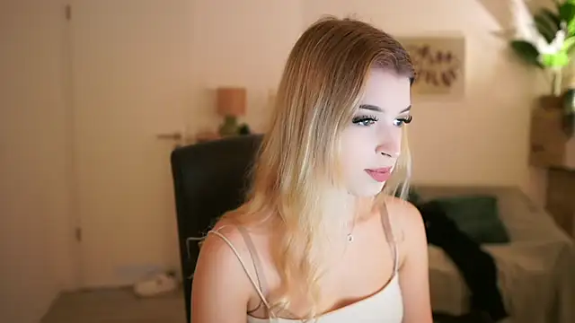 peachyliana online show from September 2025 08:14:02 AM