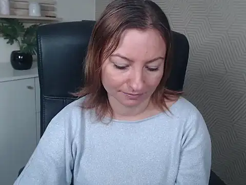Snapshot of angelaSamt chatting on September 2025 06:20:02 AM angelaSamt online show from September 2025 06:20:02 AM