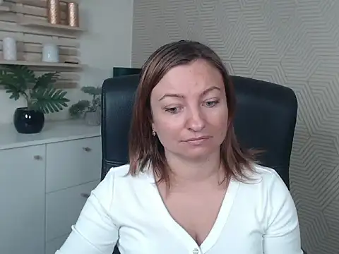 Snapshot of angelaSamt chatting on September 2025 05:46:01 AM angelaSamt online show from September 2025 05:46:01 AM