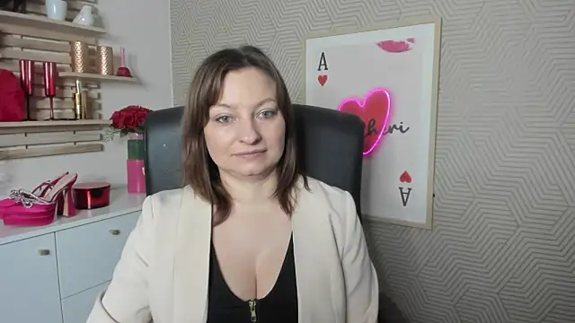 angelaSamt online show from February 2026 07:42:01 AM