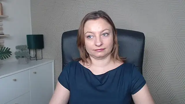 angelaSamt online show from November 2025 06:47:01 AM