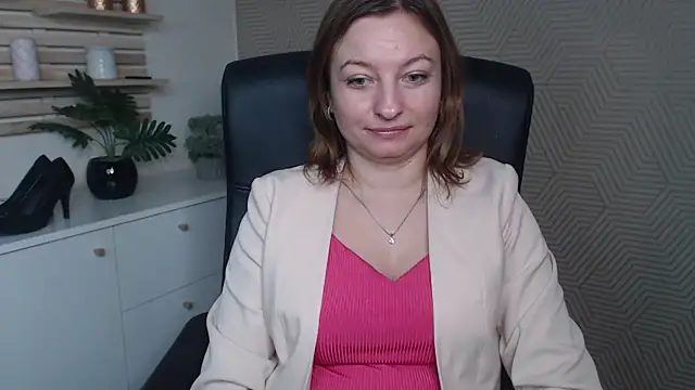 angelaSamt online show from December 2025 06:47:02 AM