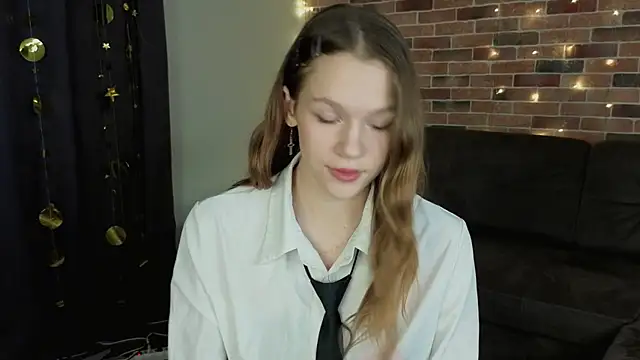 VelvetRisque online show from January 2026 06:20:01 AM