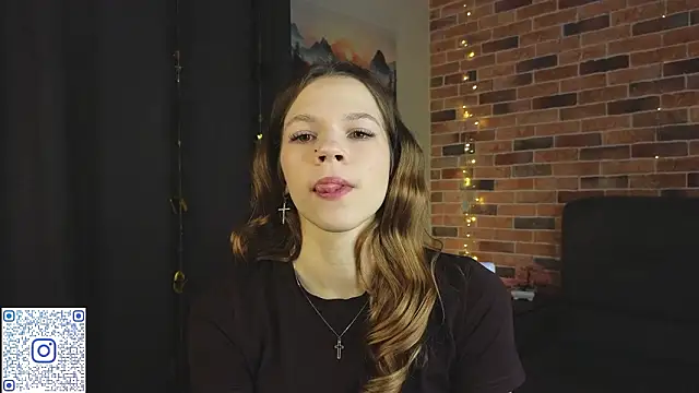 VelvetRisque online show from March 2026 06:35:01 AM