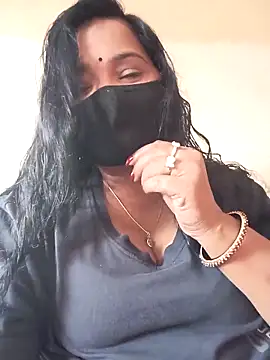 Snapshot of Alina-khan chatting on October 2025 10:14:01 AM Alina-khan online show from October 2025 10:14:01 AM