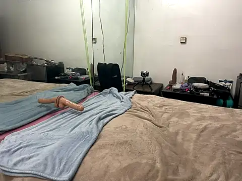 VickPicsVermillion online show from October 2025 10:55:01 PM