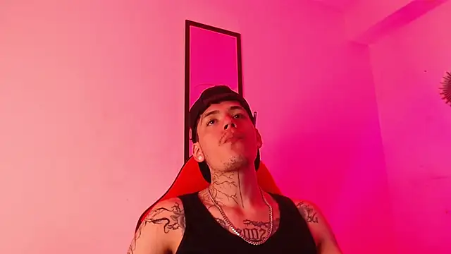 Anhonymus  online show from October 2025 10:33:01 PM