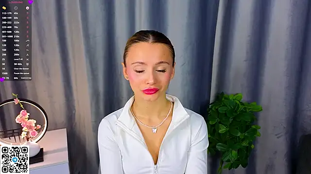 NaughtySeraphine online show from March 2026 05:26:02 AM