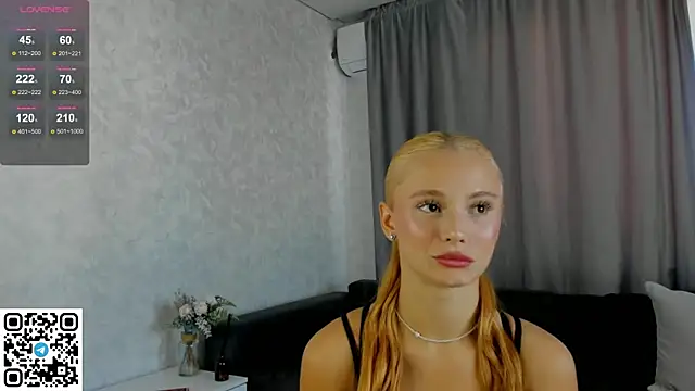 NaughtySeraphine online show from September 2025 06:31:02 AM
