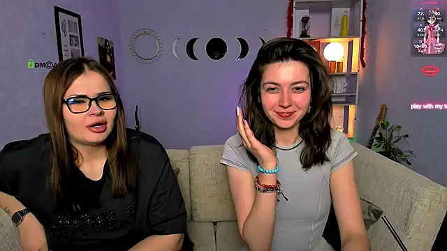 kitniss dreamy online show from April 2026 07:20:01 PM