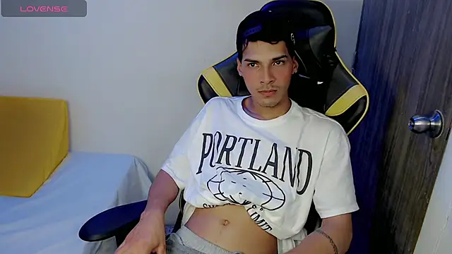 Snapshot of yankees_ chatting on October 2025 03:44:01 AM yankees online show from October 2025 03:44:01 AM