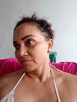 Amanda39 online show from April 2026 10:05:02 PM