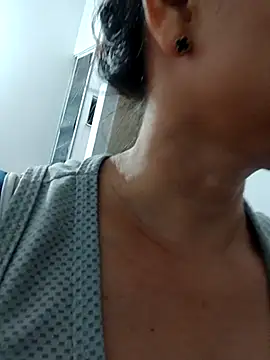 Amanda39 online show from April 2026 10:45:02 PM