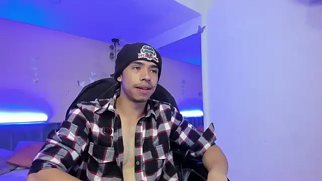 Muscle Scott online show from December 2025 12:52:02 PM