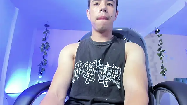 Muscle Scott online show from December 2025 12:42:01 PM