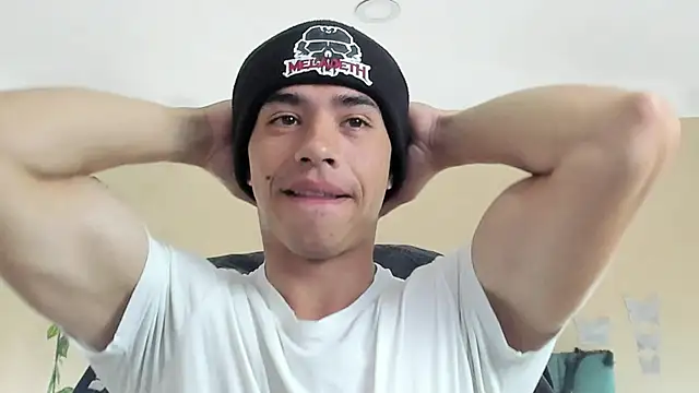 Muscle Scott online show from October 2025 12:17:02 PM