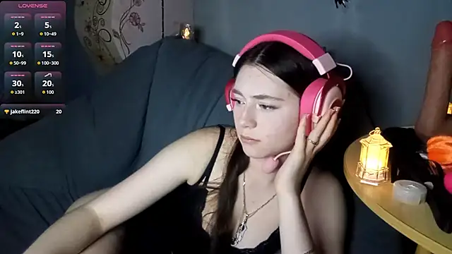 Sophiecuttie online show from November 2025 03:28:02 PM