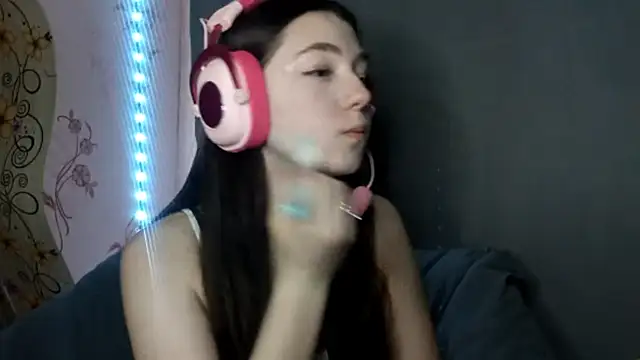 Sophiecuttie online show from October 2025 03:09:02 PM