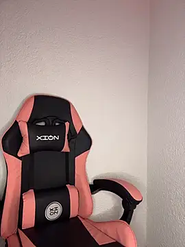 Dakota-Lona online show from March 2026 09:37:01 PM