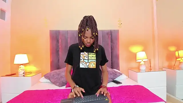 Kiaraa y Her Crazy online show from March 2026 03:39:01 AM